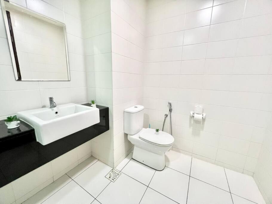 B Setia Alam 1-5 Pax Cozy Home Wifi&Tv Studio 3 Beds Trefoil Shah Alam Dış mekan fotoğraf